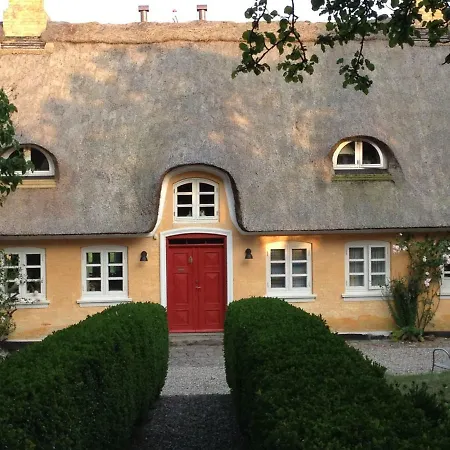 Bakkehuset בית הארחה Skovby (Aeroe)