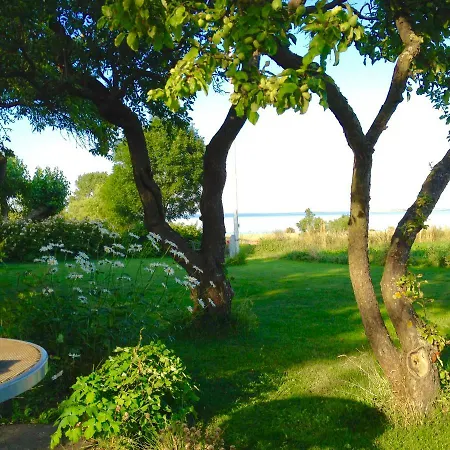 בית הארחה Bakkehuset 3*