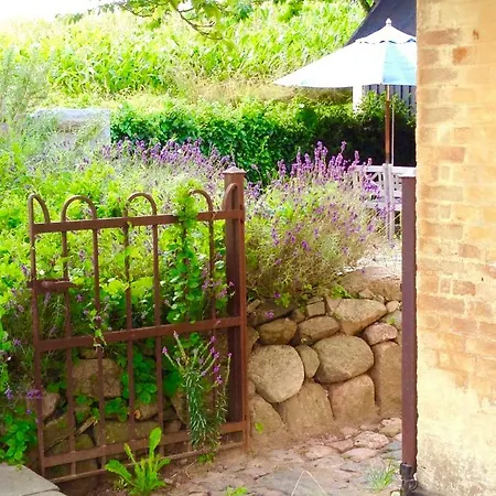 בית הארחה Bakkehuset 3*